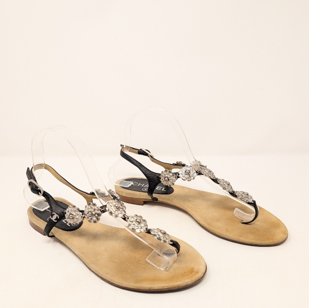Chanel Camellia CC flat Thong Sandals Black Leather Size 38.5